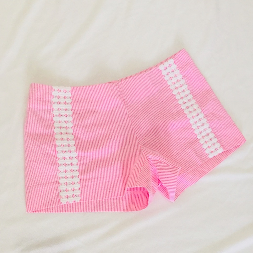 Like New🌸Lilly Pulitzer Liza Seersucker Shorts - Picture 3 of 8